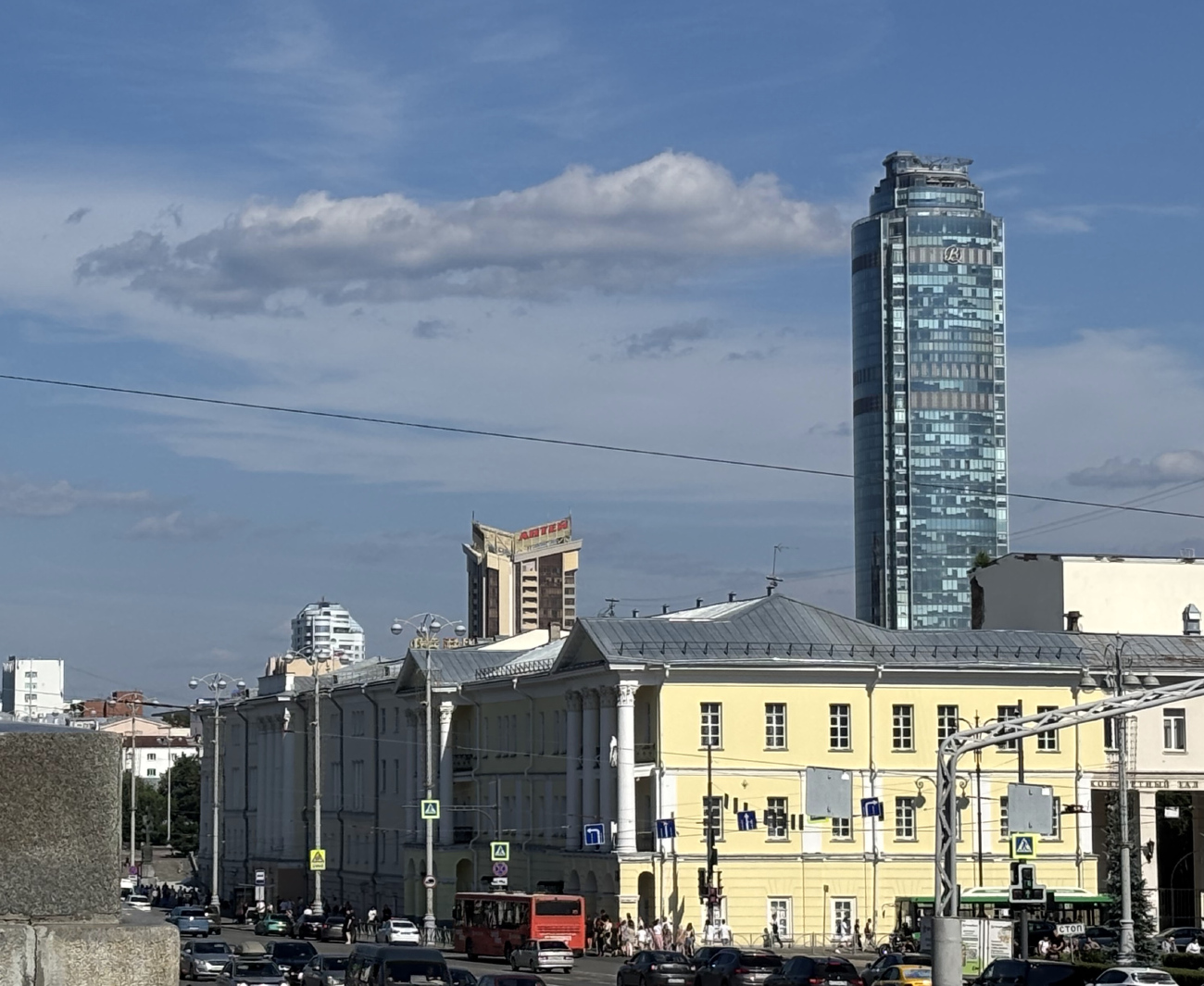 Екатеринбург, Проспект Ленина, 26; Улица Малышева, 51