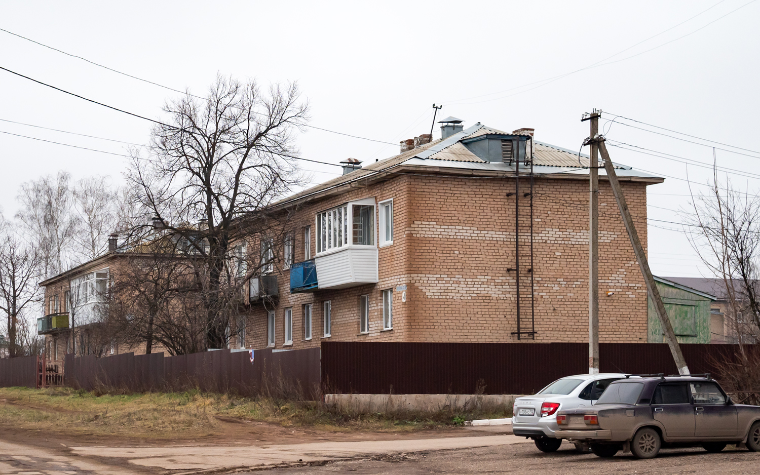 Белебеевский район, прочие н.п., пос. Приютово, Первомайская улица, 6; пос. Приютово, Первомайская улица, 4
