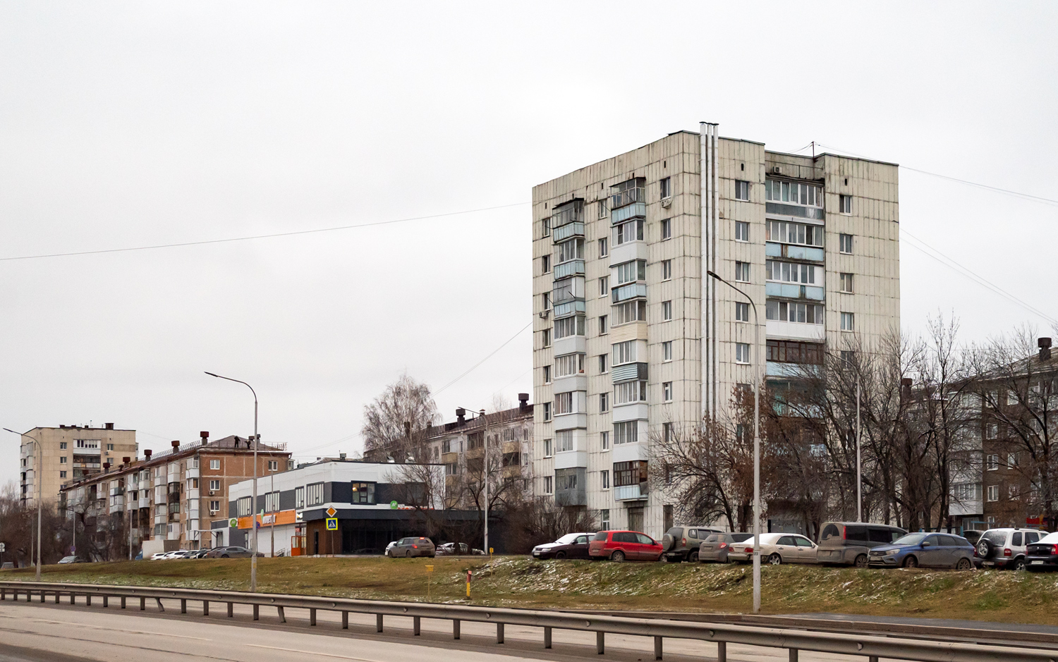 Уфа, Интернациональная улица, 165/1; Интернациональная улица, 167 / Улица Сергея Вострецова, 2