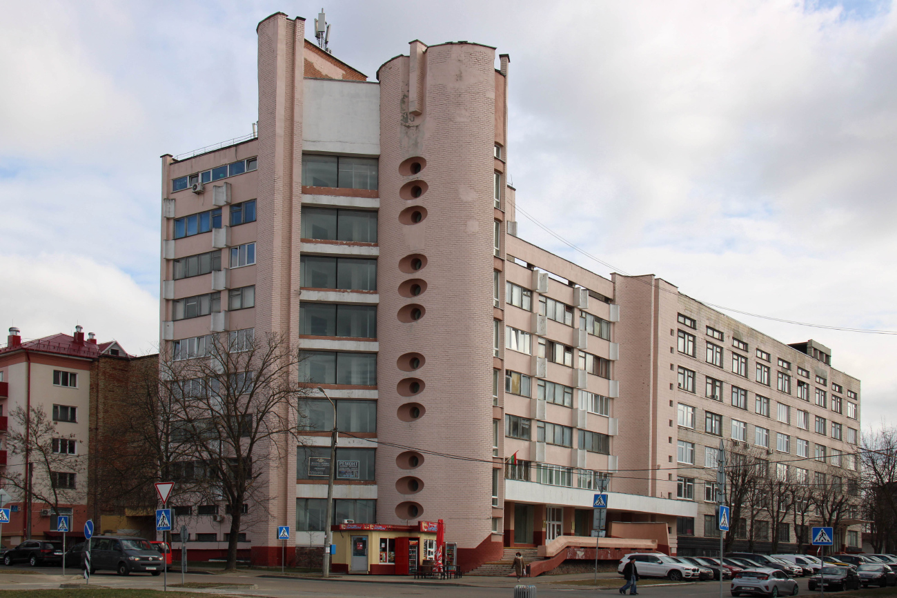 Минск, Улица Судмалиса, 20 / Улица Серафимовича, 11