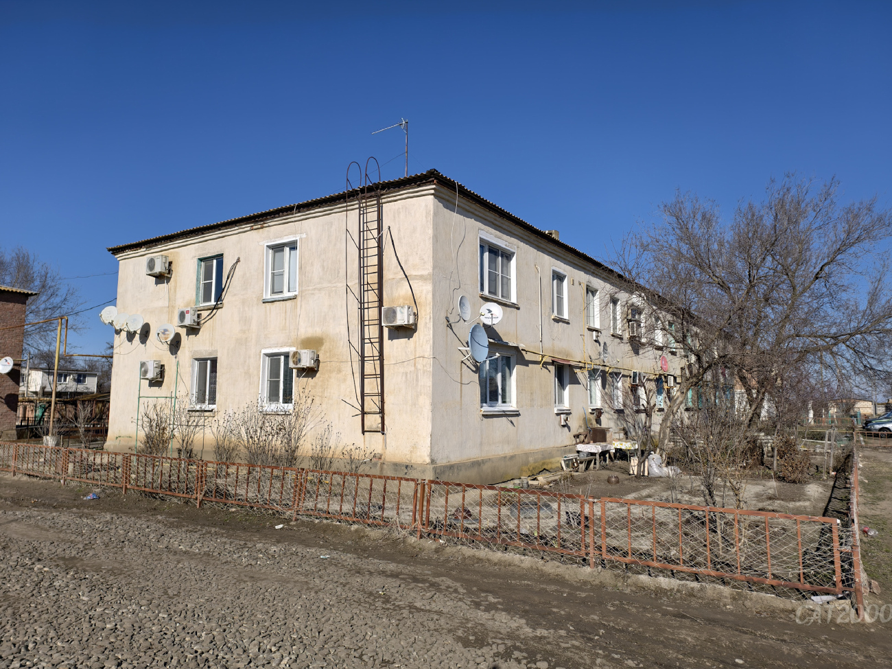 Трудфронт, Улица Капитана Сафронова, 12