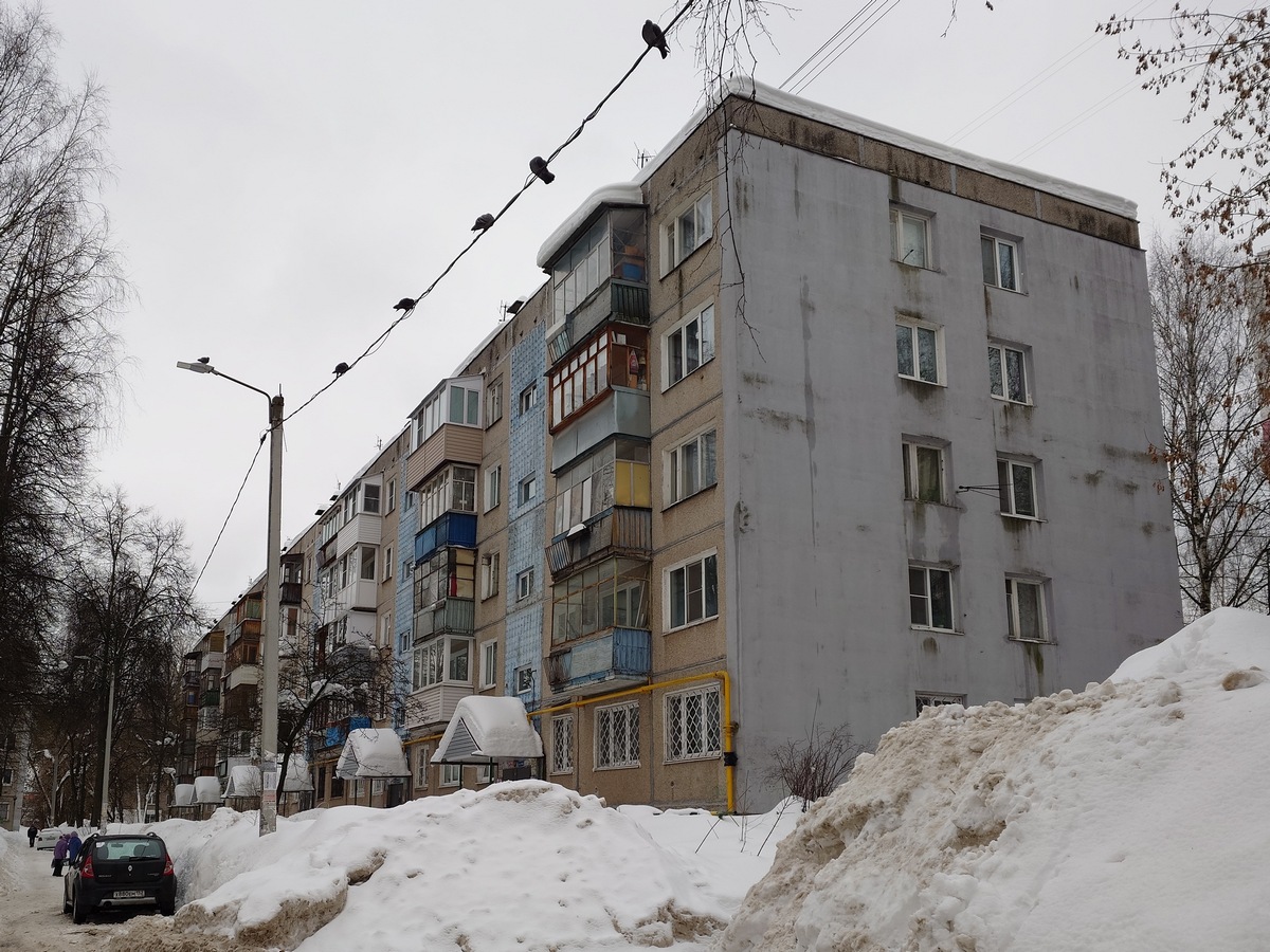 Nizhny Novgorod, Бульвар 60-летия Октября, 19 / Улица Генерала Штеменко, 10