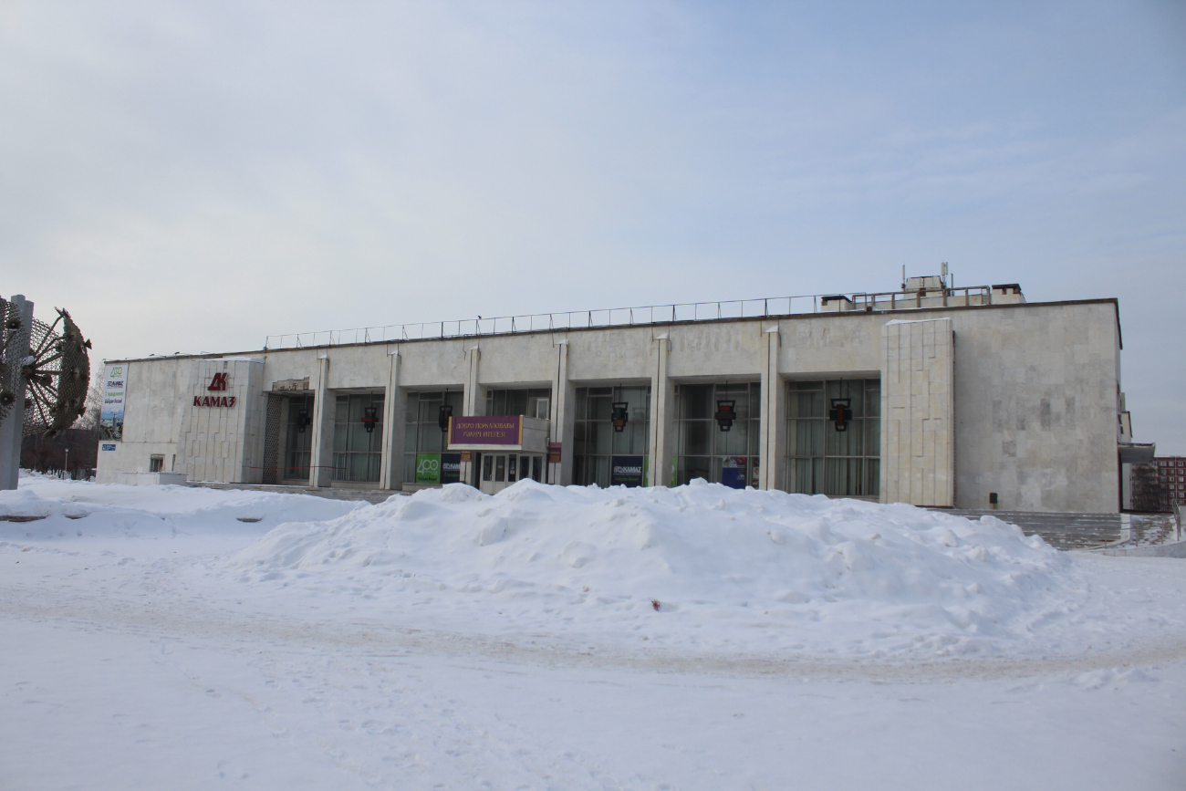 Набережные Челны, Проспект Мира, 87 / Автозаводский проспект, 22