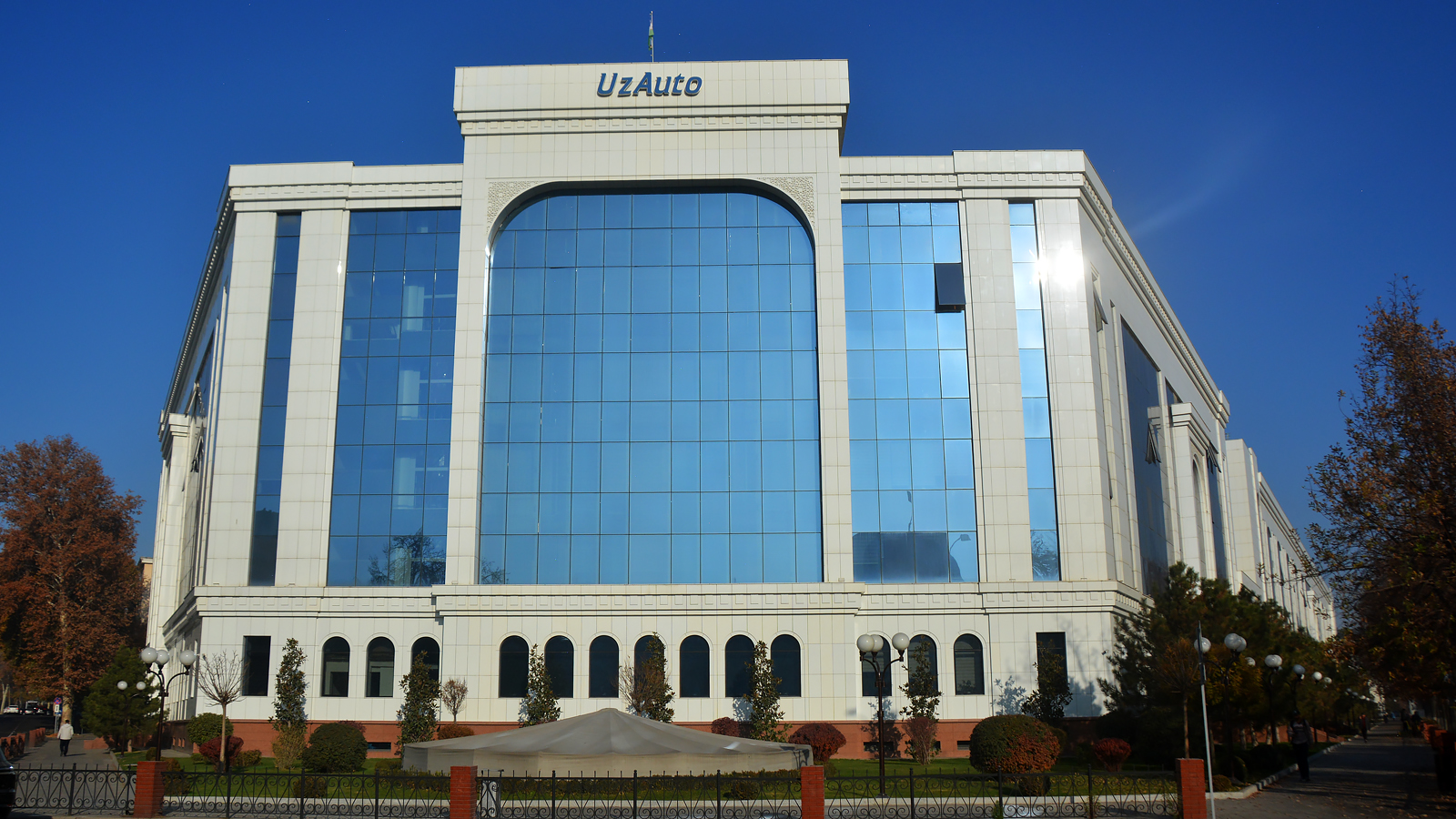 Ташкент, Проспект Амира Темура, 13