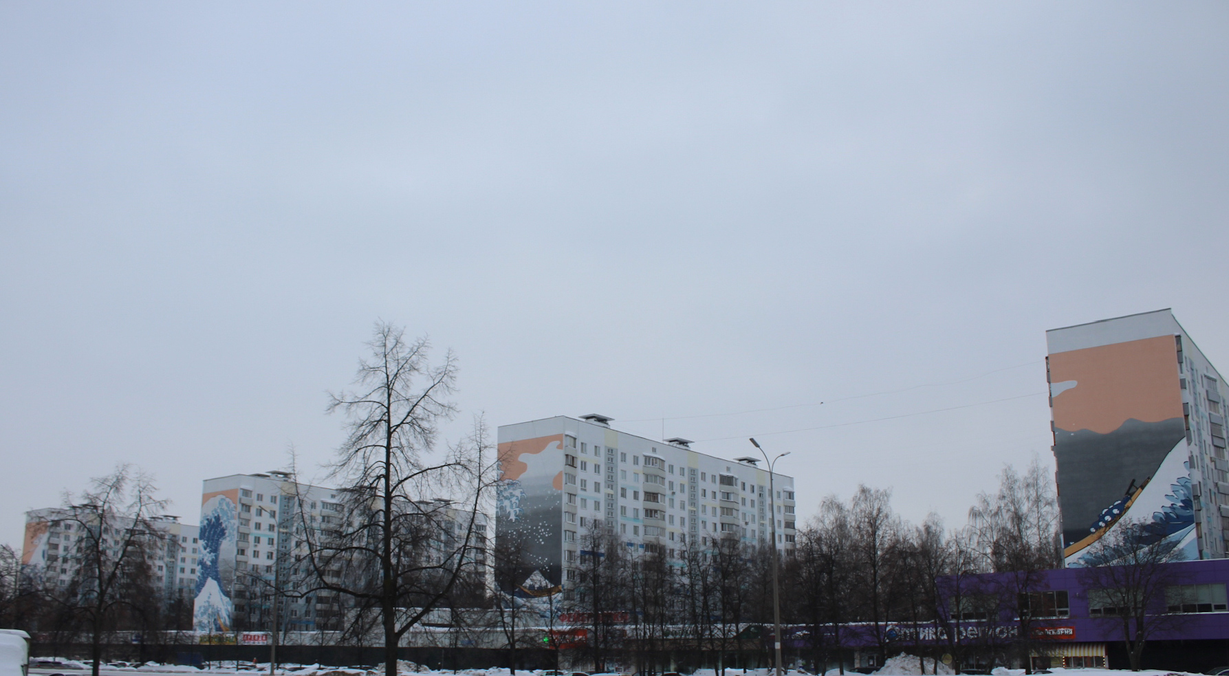 Набережные Челны, Проспект Хасана Туфана, 11; Проспект Хасана Туфана, 9. Монументальное искусство (мозаики, росписи, барельефы, сграфито)