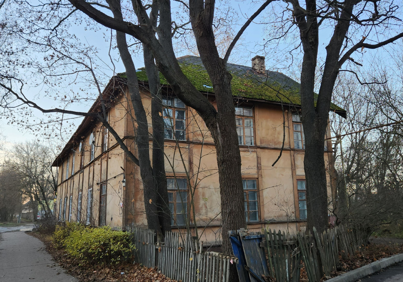 Иваново, Улица Красных Зорь, 24 / Гаражная улица, 15