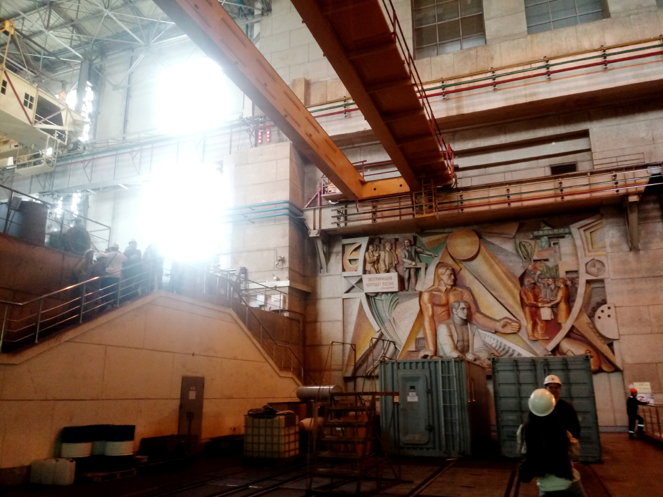 Жигулёвск, Московское шоссе, 2 стр. 1. Монументальное искусство (мозаики, росписи, барельефы, сграфито)