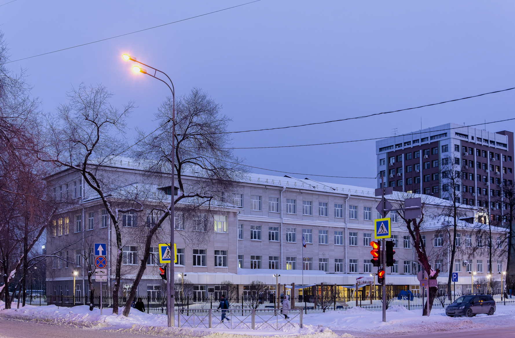 Тюмень, Улица Орджоникидзе, 49 / Улица Володарского, 53