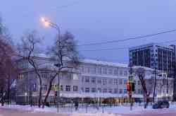 Тюмень, Улица Орджоникидзе, 49 / Улица Володарского, 53