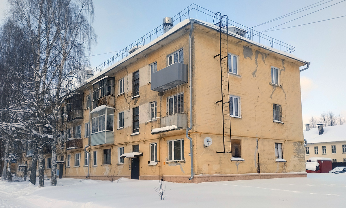 Мирный, Улица Неделина, 4