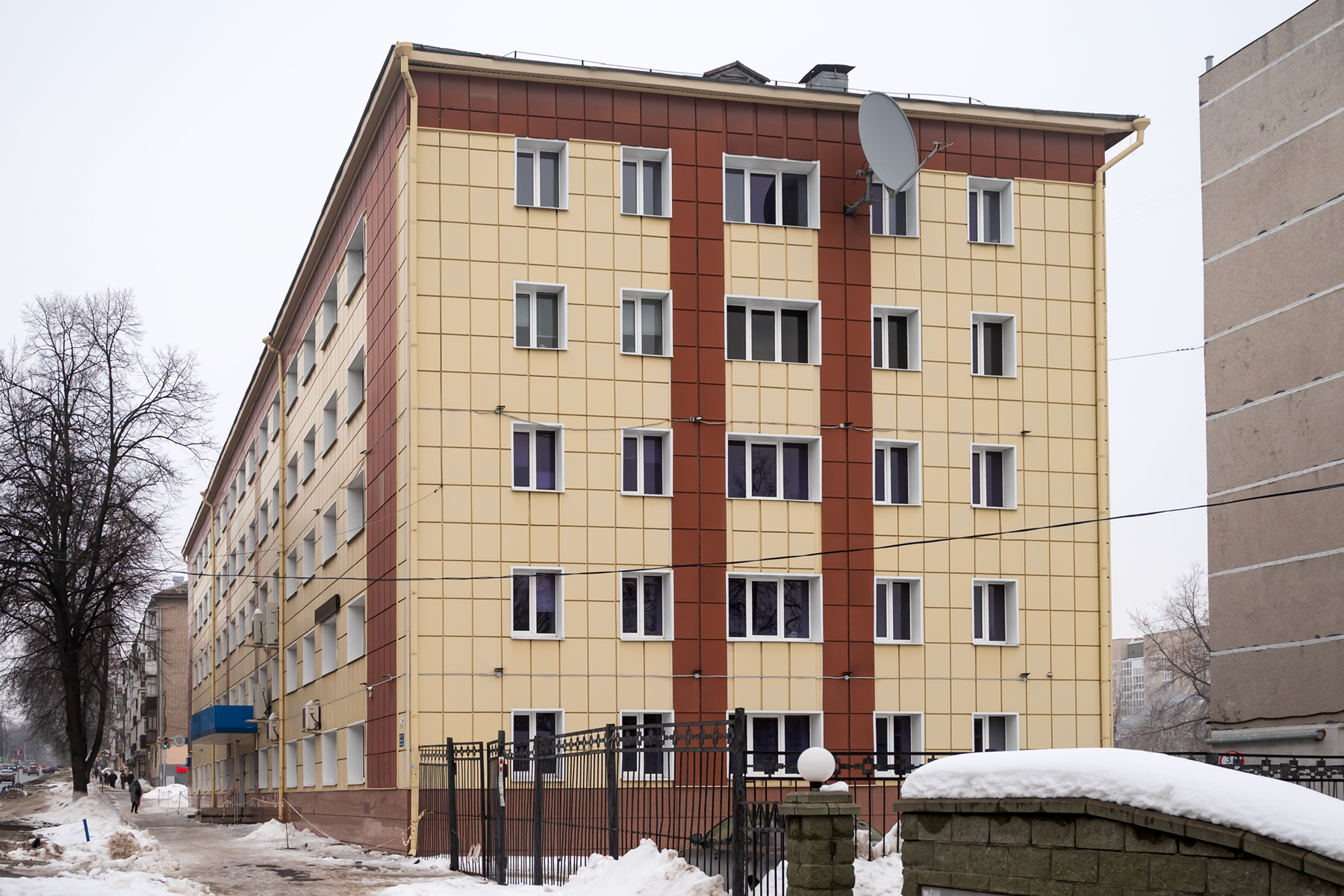 Уфа, Улица Ульяновых, 18 / Нежинская улица, 20