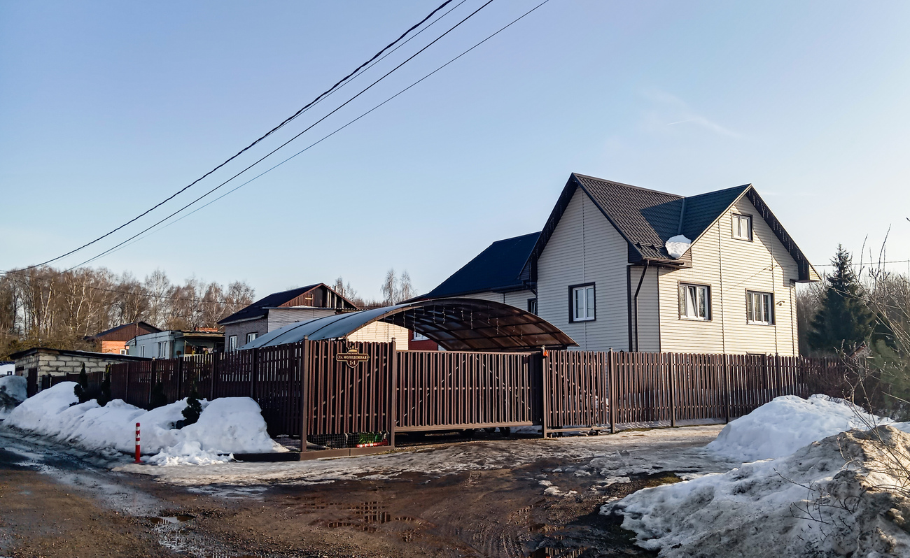 Богородский городской округ, прочие н.п., дер. Аксёно-Бутырки, Молодёжная улица, 1