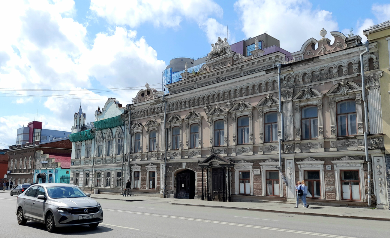 Екатеринбург, Улица 8 Марта, 25