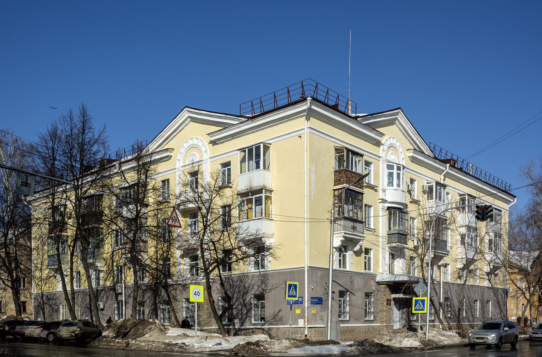 Уфа, Улица Победы, 20 / Улица Калинина, 33