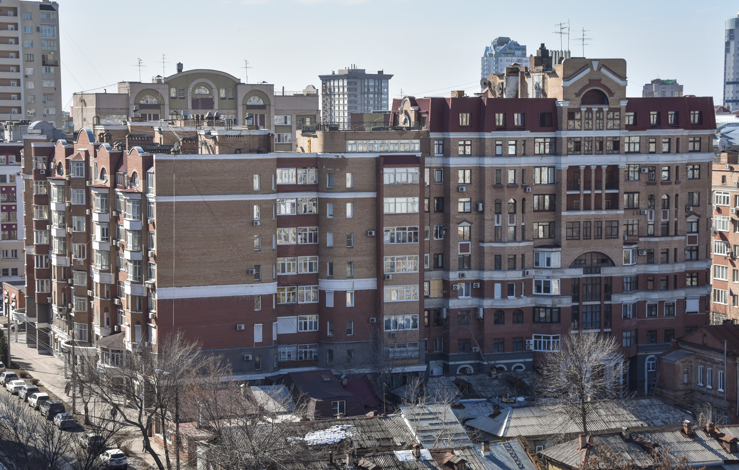 Самара, Ленинская улица, 240; Садовая улица, 265