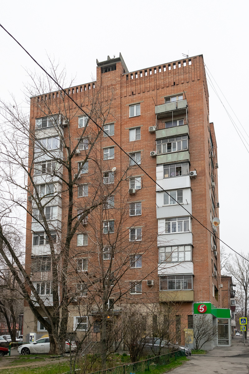 Ростов-на-Дону, Халтуринский переулок, 157 / Улица Козлова, 64