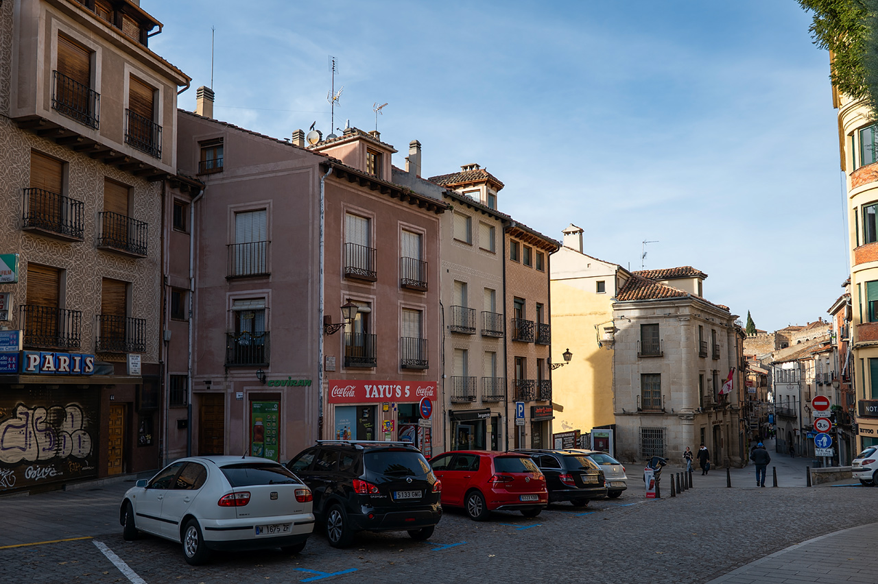 Segovia, Calle de San Francisco, 44; Calle de San Francisco, 42; Calle de San Francisco, 40; Calle de San Francisco, 38