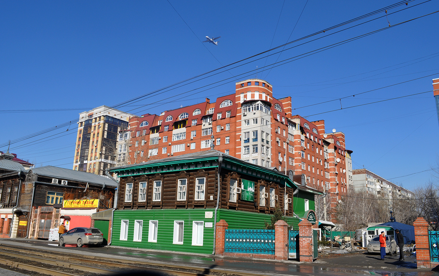Омск, Улица Маршала Жукова, 95 / Съездовская улица, 48; Улица Маршала Жукова, 97