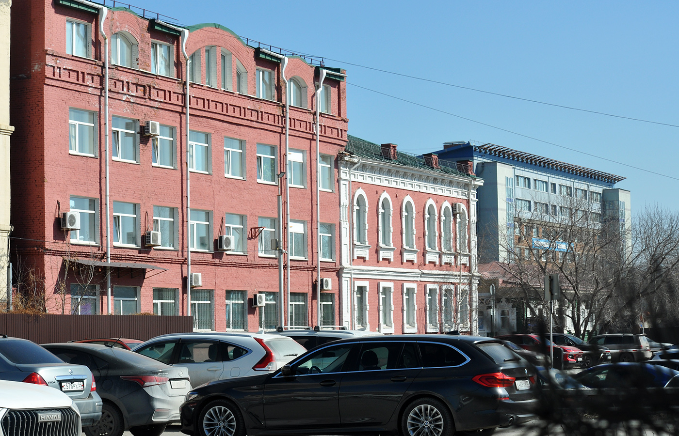 Омск, Улица Гусарова, 27