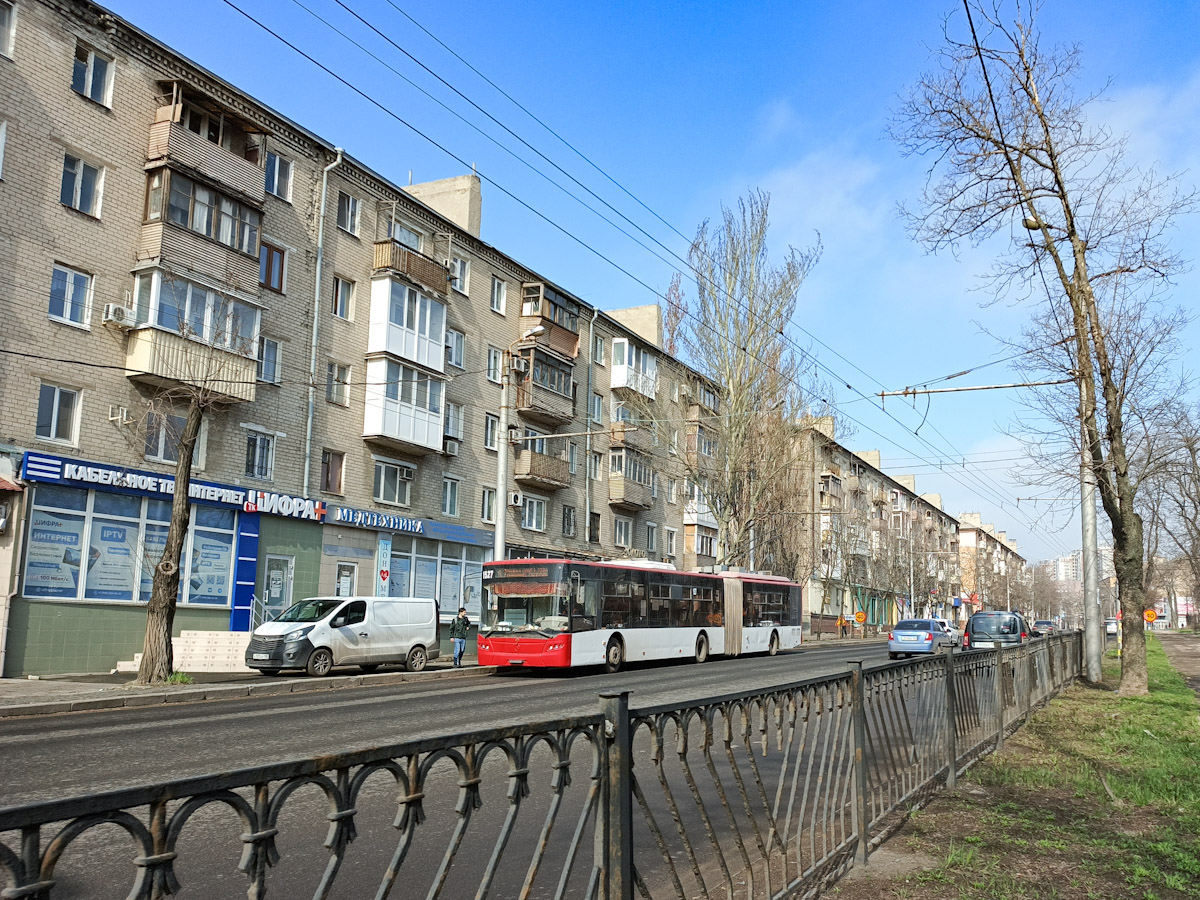 Донецк, Университетская улица, 70; Университетская улица, 74; Университетская улица, 76
