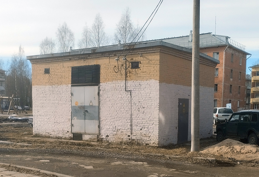 Мирный, Улица Ломоносова, 3*
