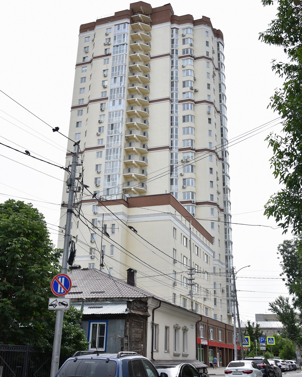 Саратов, Улица Мичурина, 182 / Обуховский переулок, 20