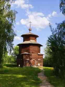 Кострома, Улица Просвещения, 1Б (часовня из Притыкино)