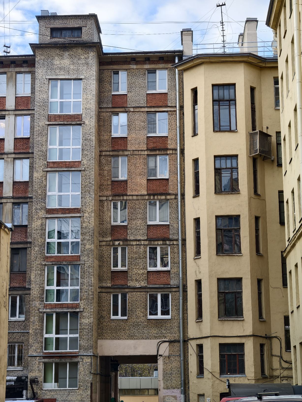 Санкт-Пецярбург, Московский проспект, 86; Смоленская улица, 1
