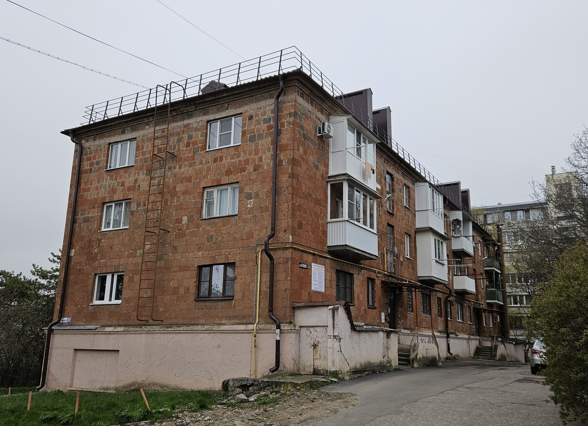 Кисловодск, Улица Горького, 32