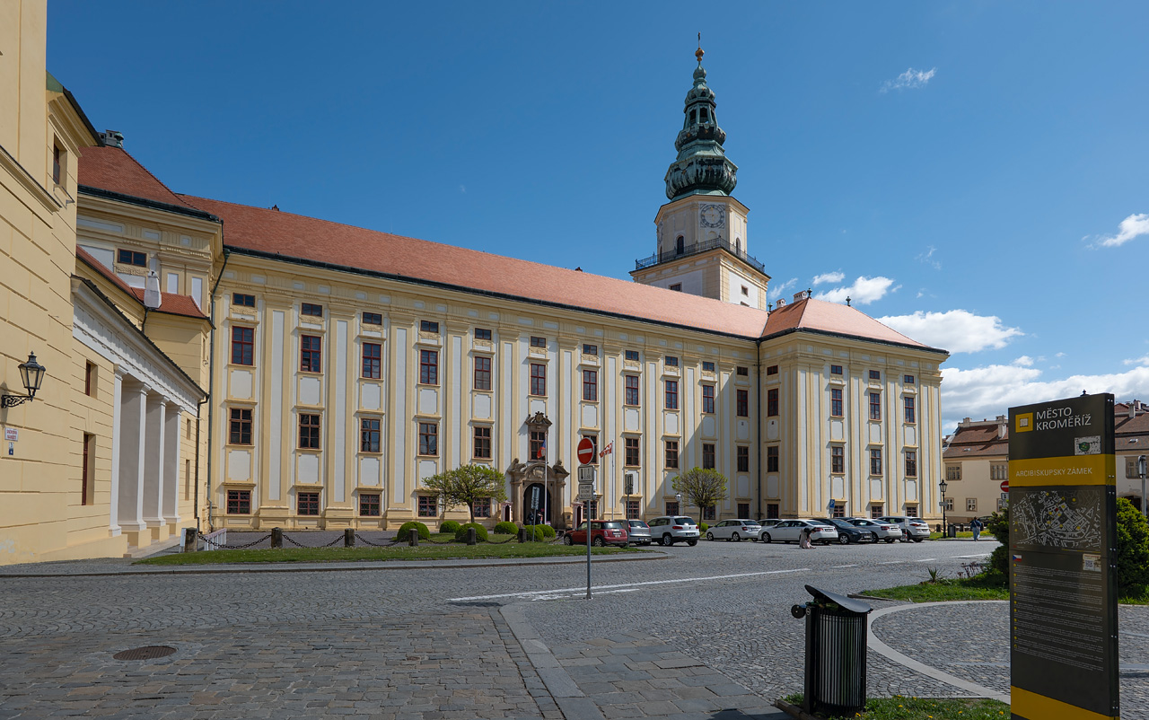Kromeriz, Sněmovní náměstí, 1