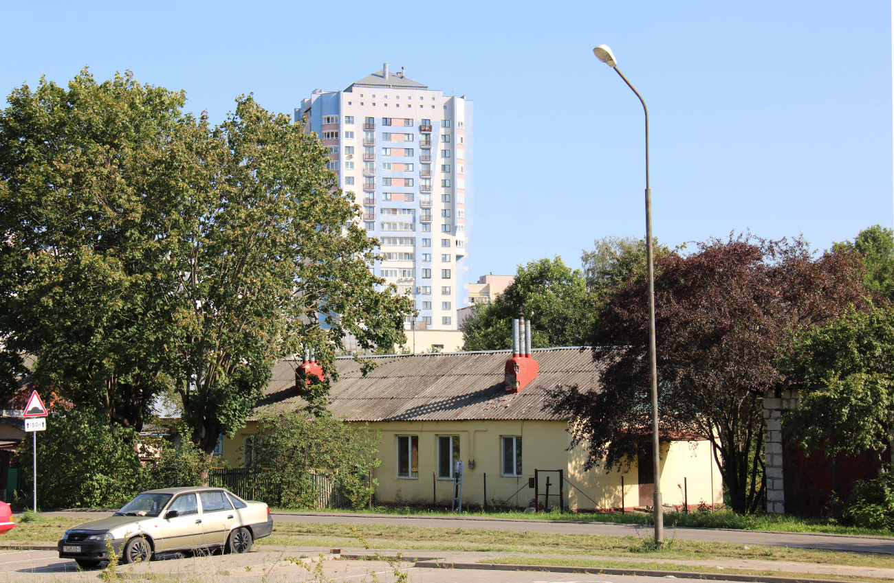 Минск, Широкая улица, 25; Логойский тракт, 19 корп. 2