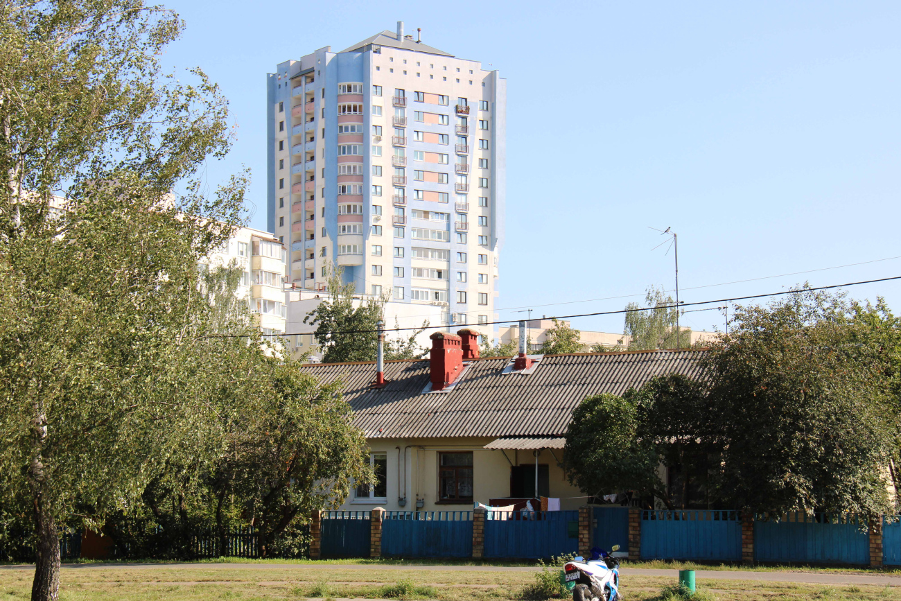 Минск, Широкая улица, 13; Логойский тракт, 19 корп. 2