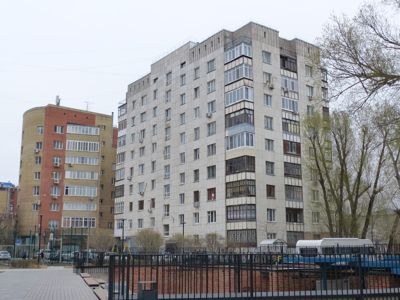 Tyumen, Улица Володарского, 16 / Улица Челюскинцев, 28; Улица Челюскинцев, 30