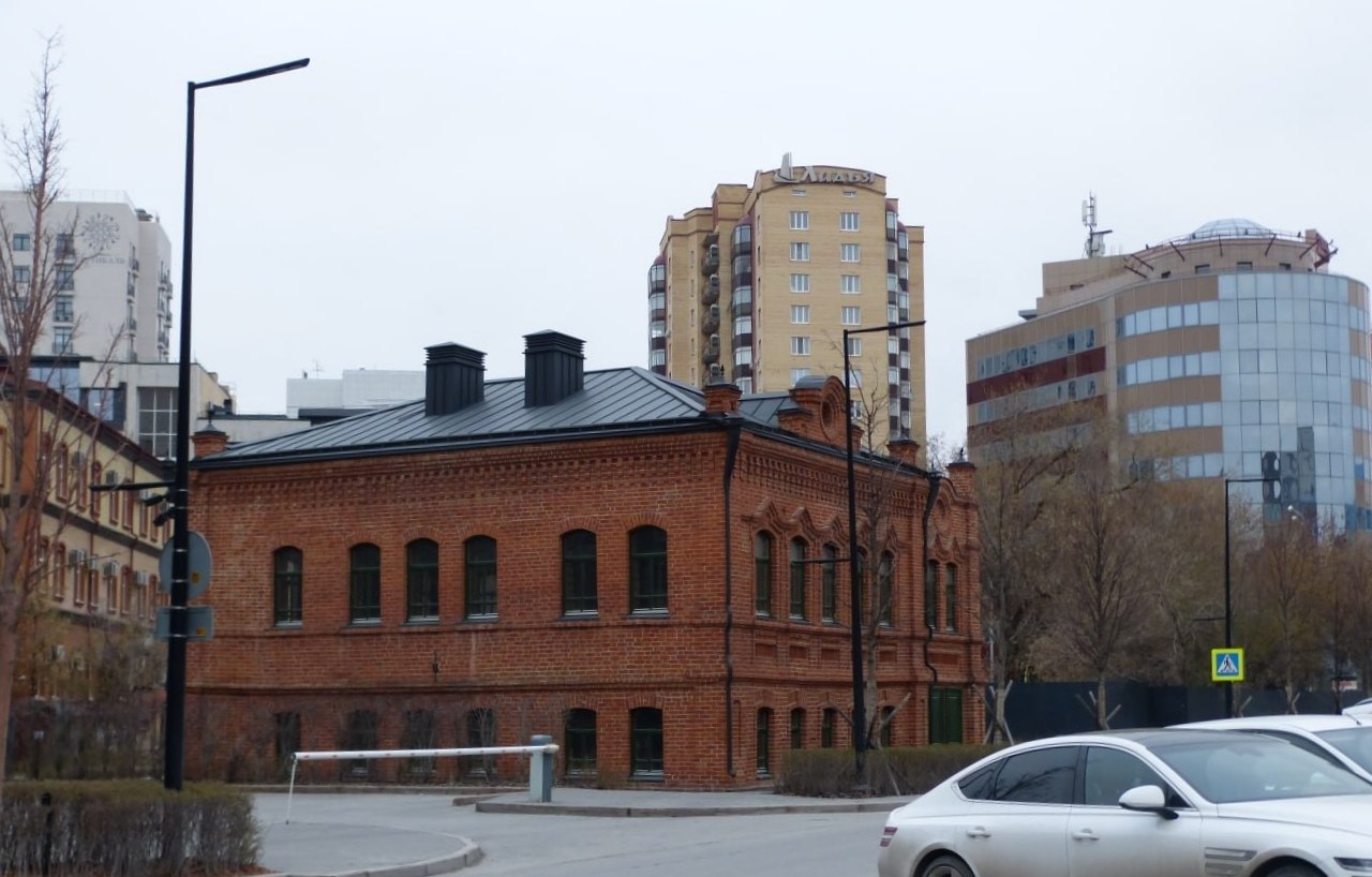 Тюмень, Советская улица, 37; Советская улица, 51 корп. 2; Советская улица, 51 корп. 1