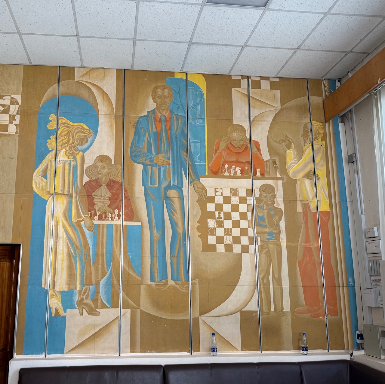 Краснодар, Постовая улица, 59. Краснодар — Мемориальные доски, адресные таблички, барельефы, стрит-арты и мозаики