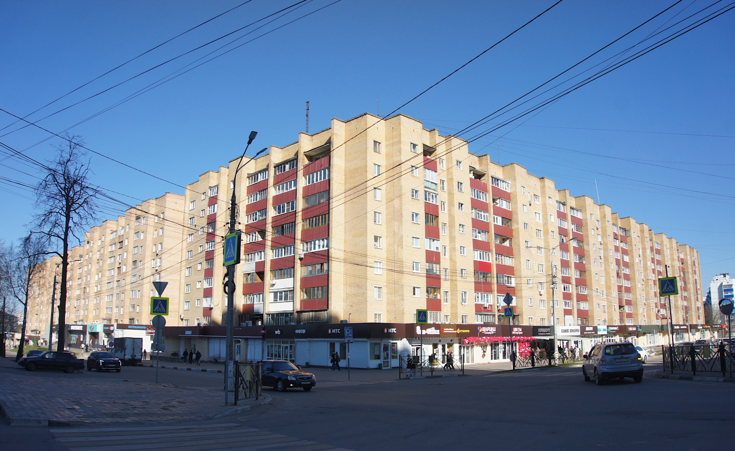 Солнечногорск, Банковская улица, 6; Улица Дзержинского, 18