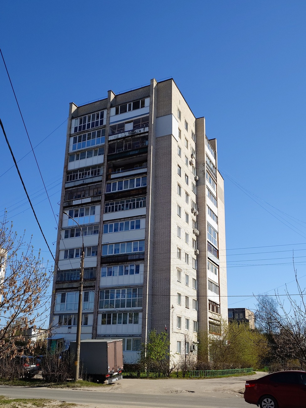 Дзержинск, Проспект Циолковского, 75 / Бульвар Химиков, 1