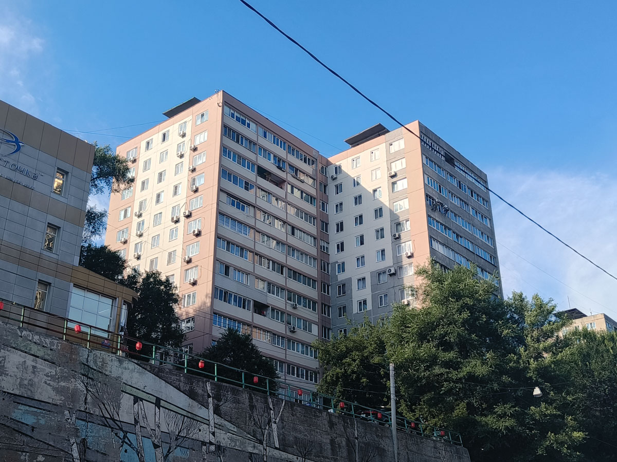 Владивосток, Океанский проспект, 83