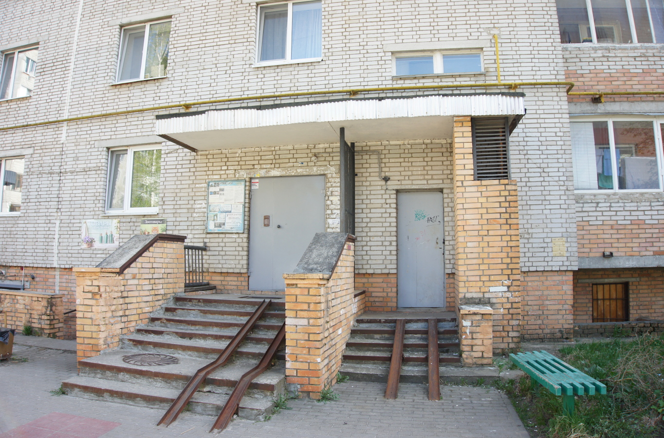 Кремёнки, Улица Маршала Жукова, 1