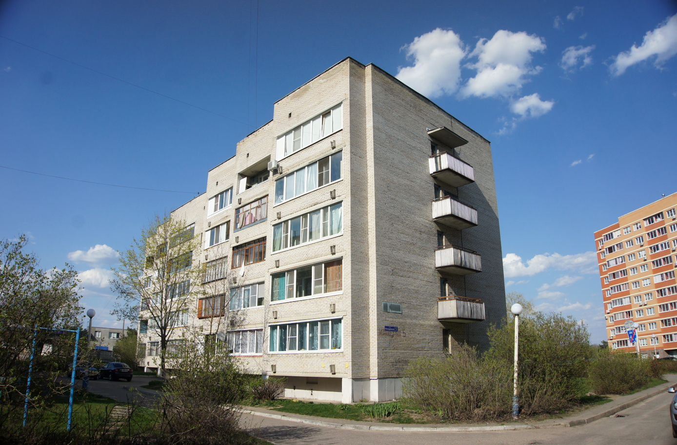 Кремьонки, Молодежная улица, 5