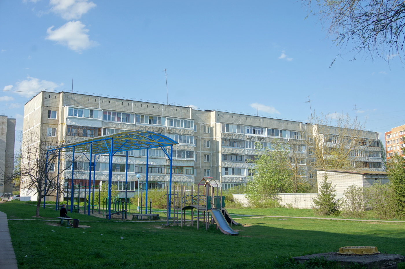 Кремёнки, Молодежная улица, 4