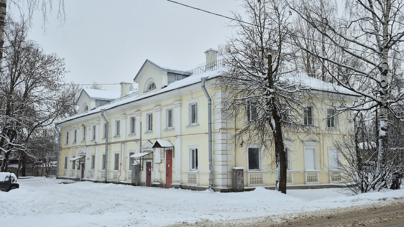 Гатчина, Киевская улица, 7 / Улица Григорина, 1