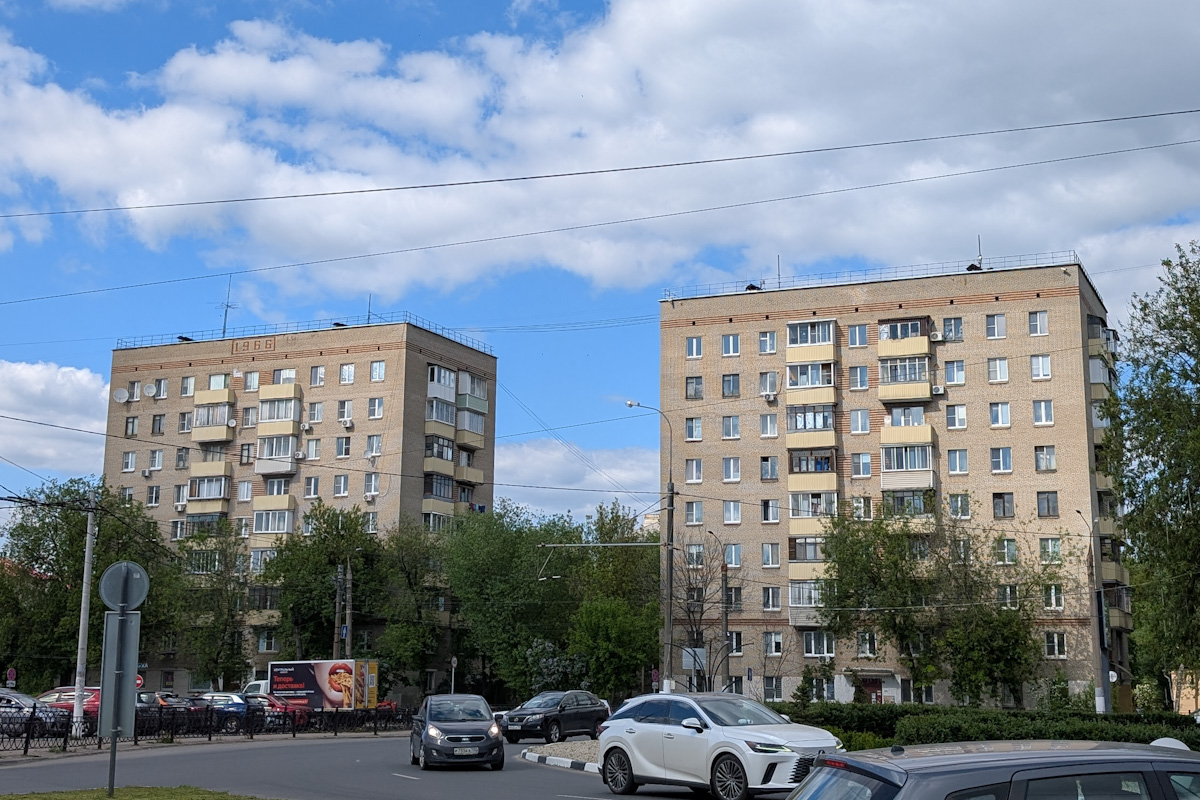 Подольск, Комсомольская улица, 42Б; Комсомольская улица, 42А