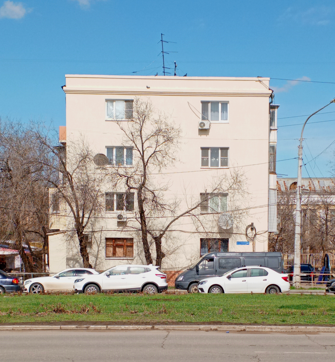 Astrakhan, Улица Николая Островского, 49 / Боевая улица, 55