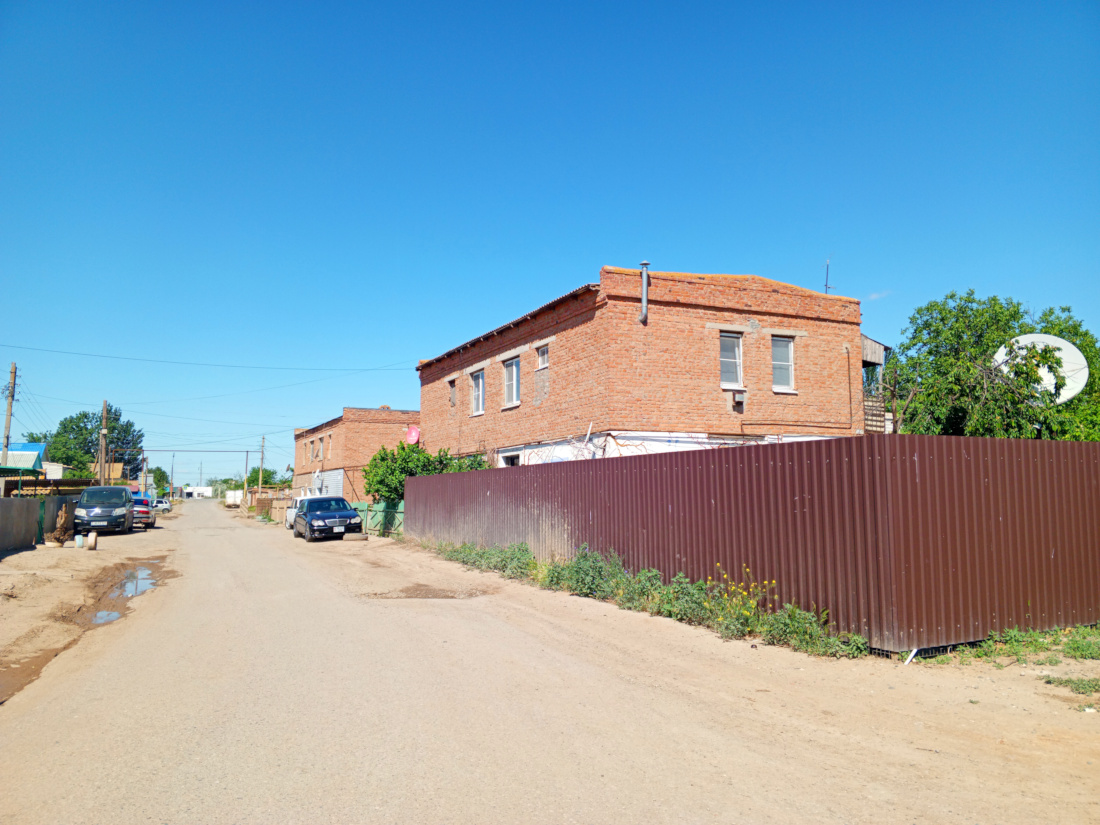 Икряное, Улица Кирова, 83А; Улица Кирова, 81