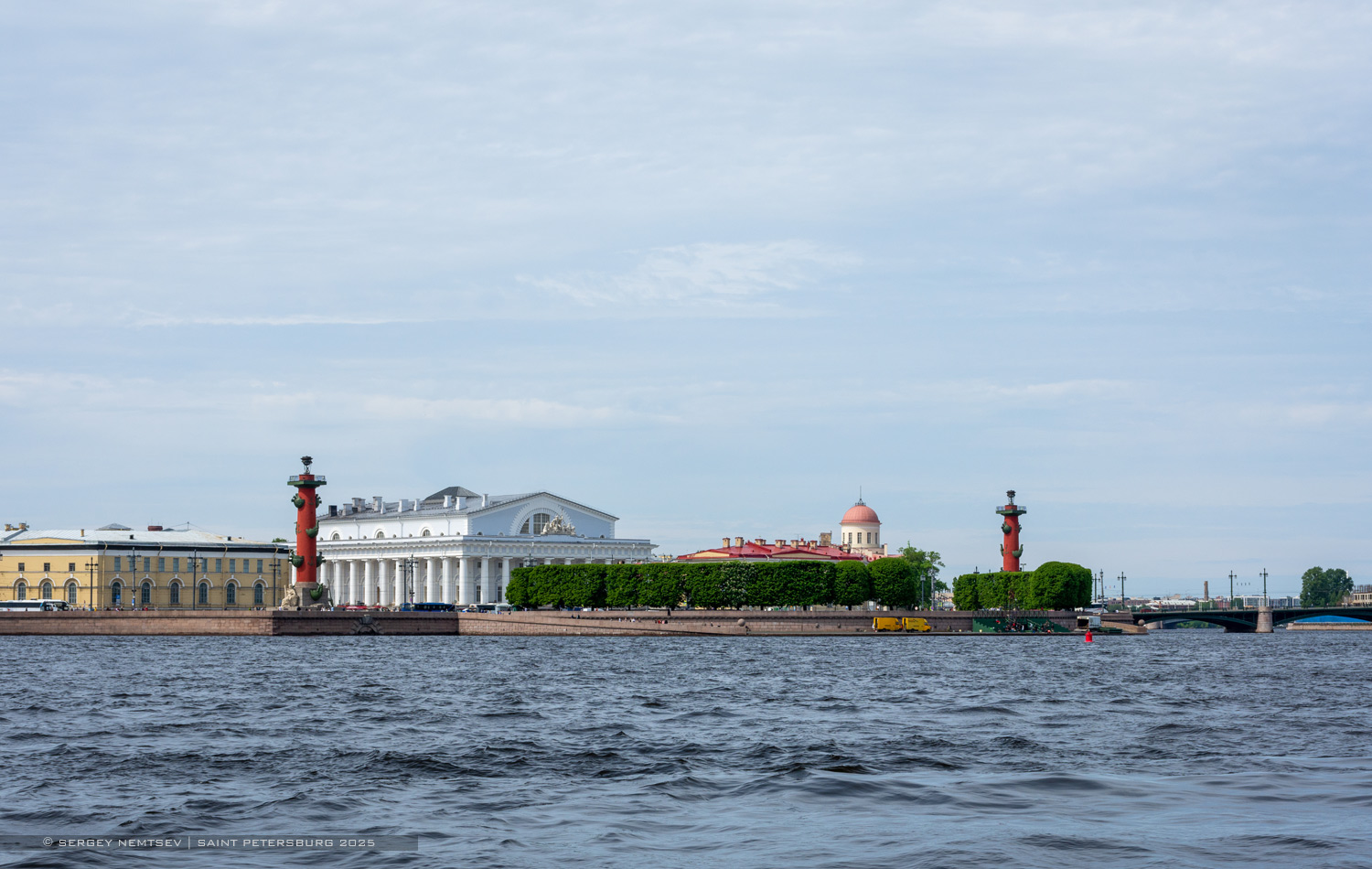 Санкт-Петербург, Биржевая площадь, 4; Университетская набережная, 1