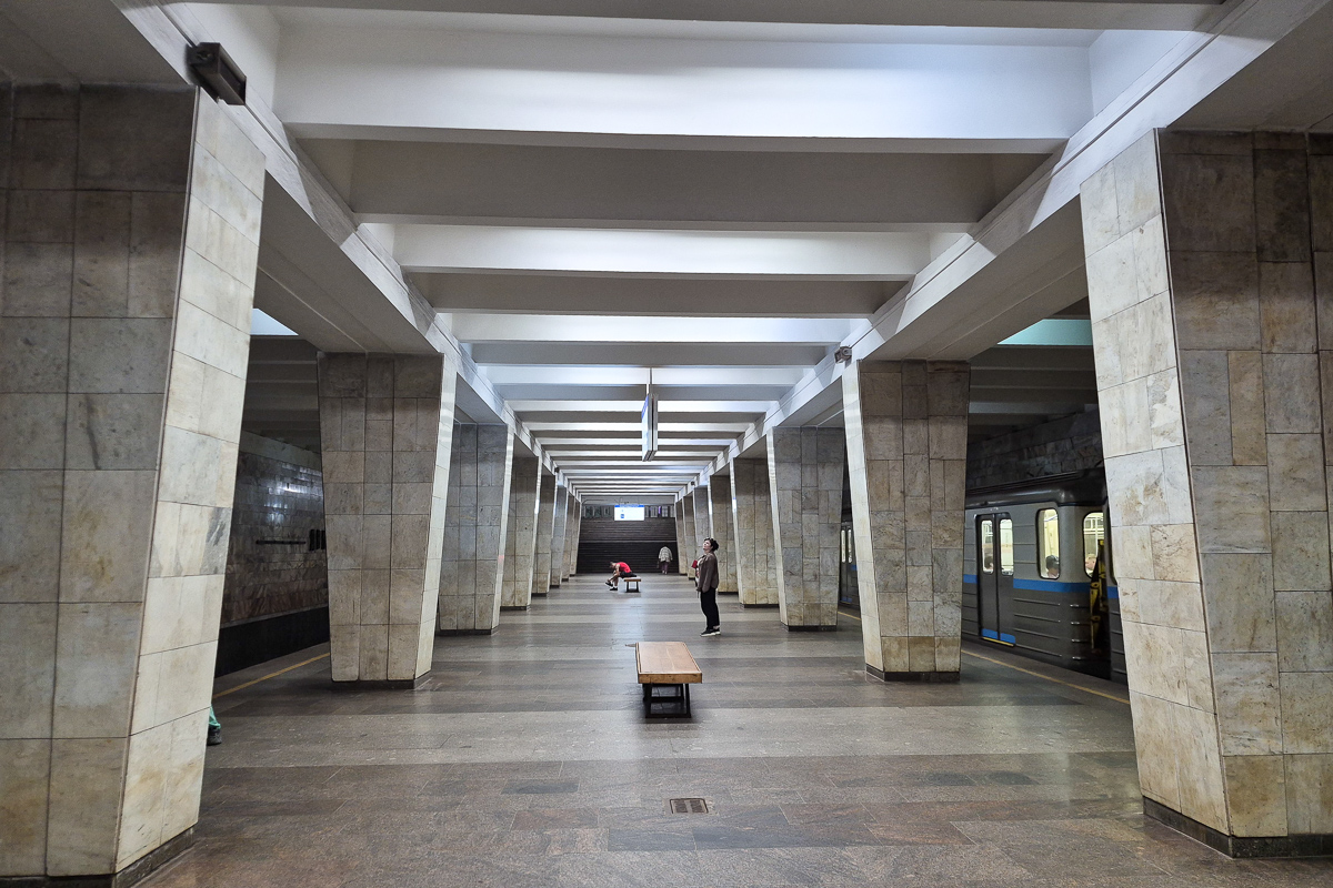 Nizhny Novgorod, Автозаводская линия метро, станция метро "Двигатель Революции"