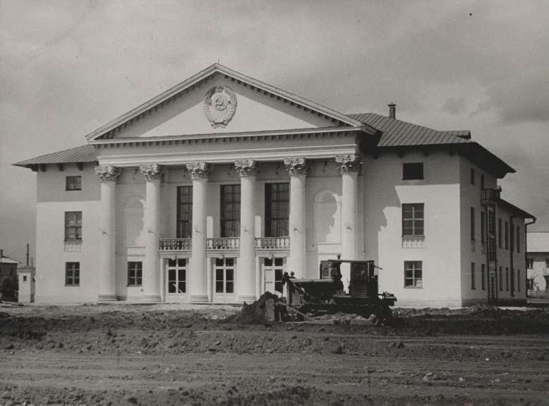 Похвистнево, Ленинградская улица, 2