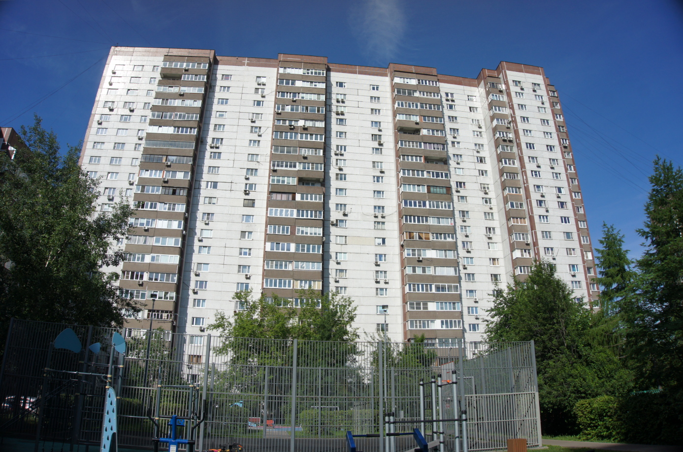 Москва, Люблинская улица, 179 / Поречная улица, 1