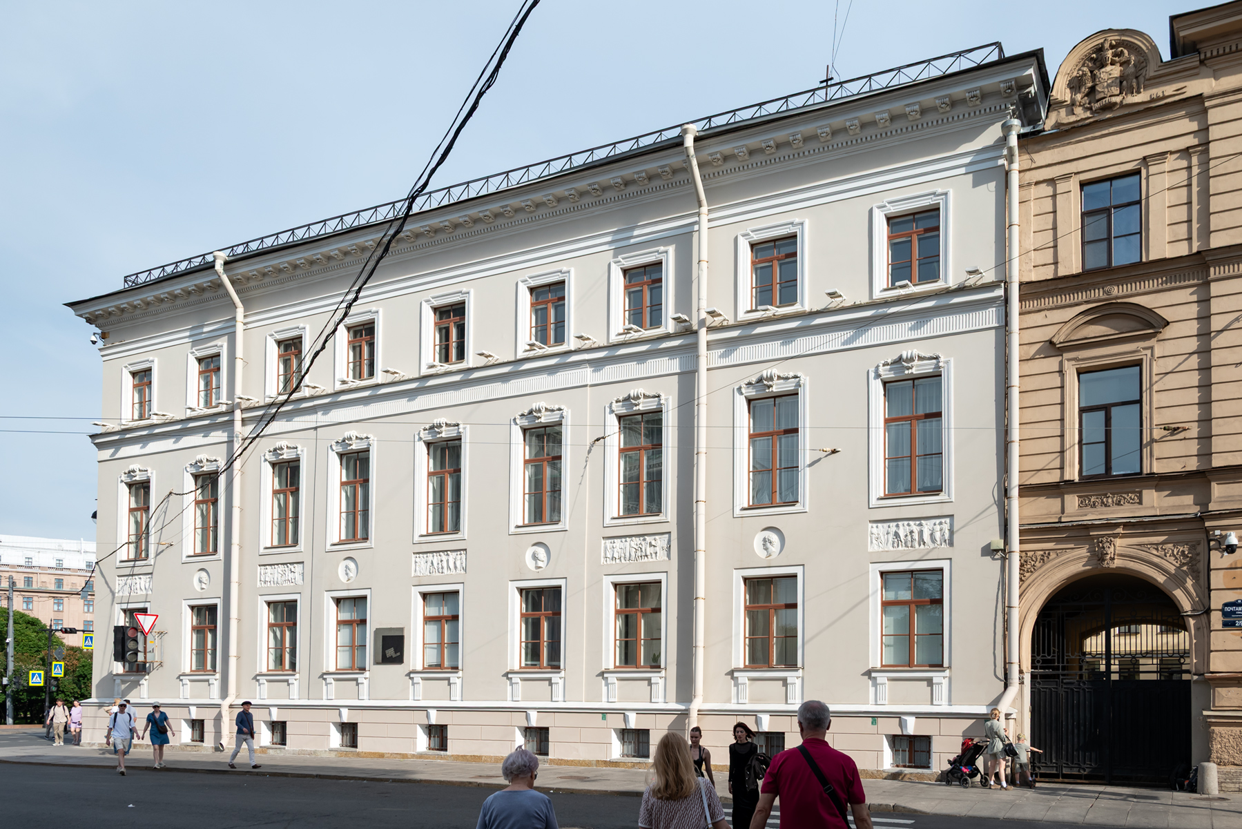 Санкт-Петербург, Почтамтская улица, 2 / Исаакиевская площадь, 9
